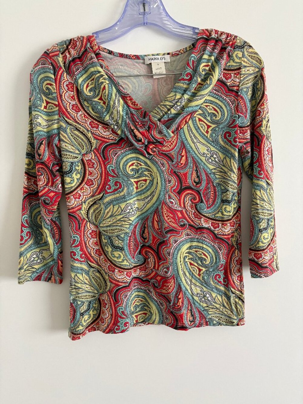 Women´s Harold's 3/4 Sleeve -  Multi Color Paisley Print Top - Size S.